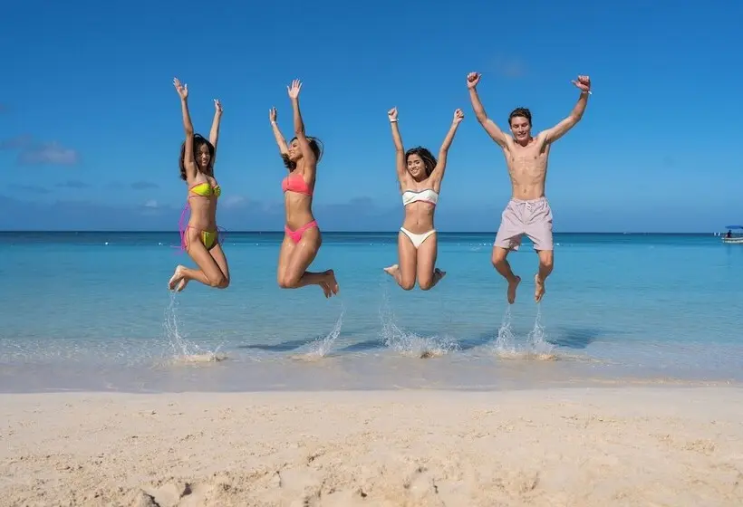 هتل Paradise Beach Resort & Dive Center