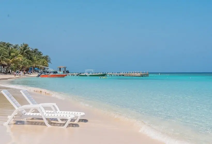 هتل Paradise Beach Resort & Dive Center