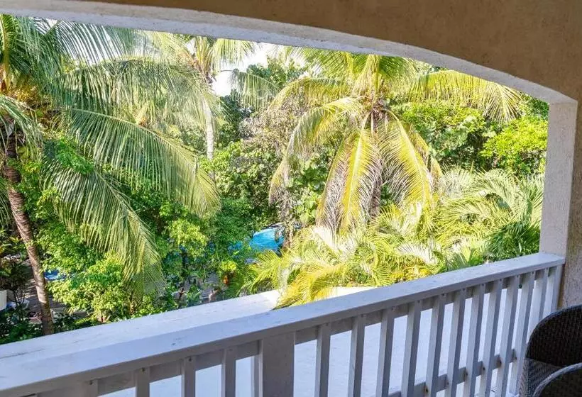 Paradise Beach Hotel & Resort