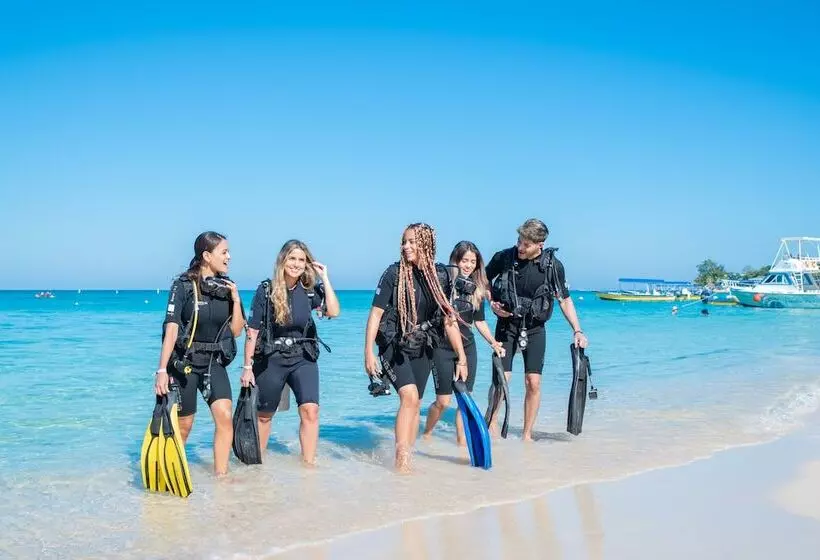 Paradise Beach Hotel & Resort