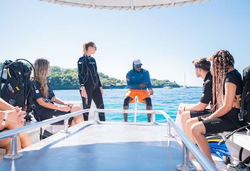 Paradise Beach Hotel & Resort