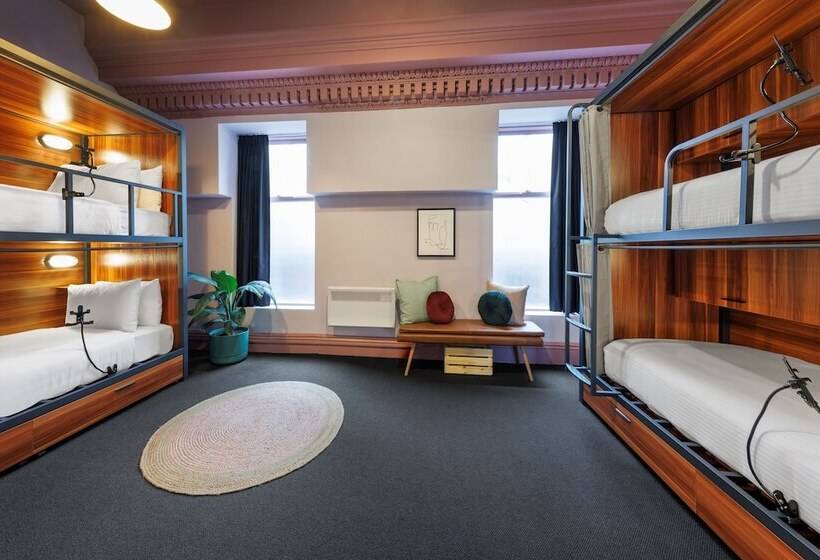 Отель Roamer St Kilda