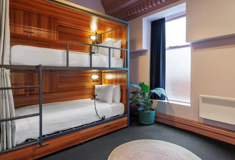 Отель Roamer St Kilda