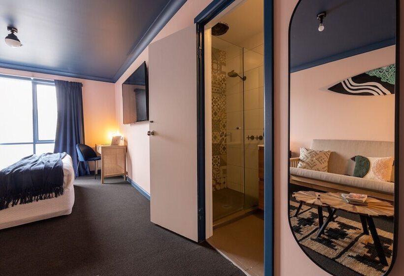 Отель Roamer St Kilda