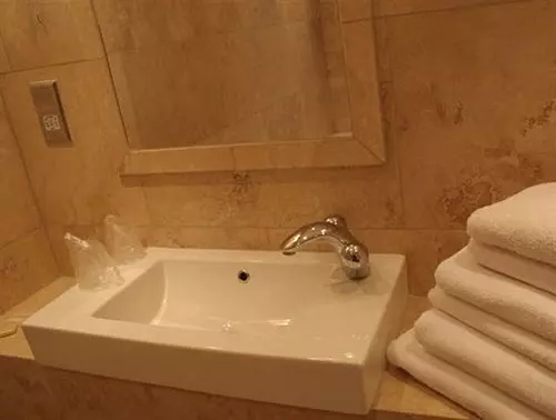 فندق The Sir William Fox