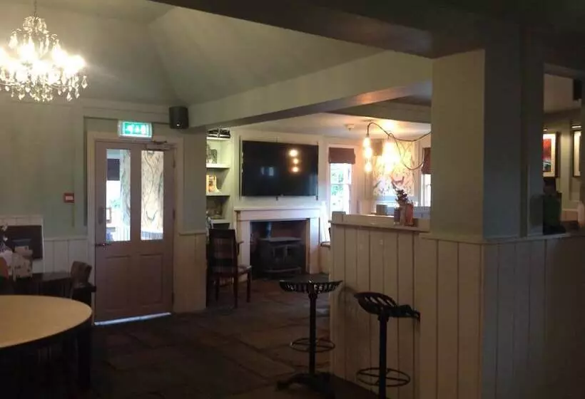 Otel The Old Red Lion Inn