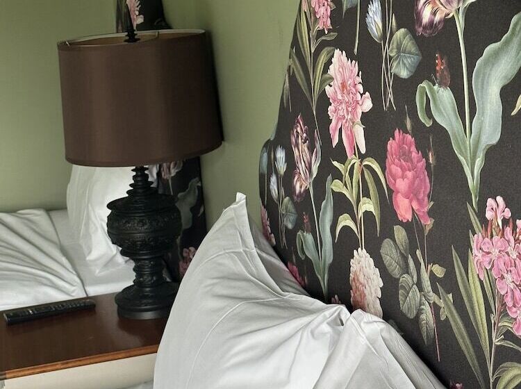 호텔 The Old Red Lion Inn