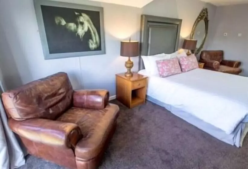 Otel The Old Red Lion Inn