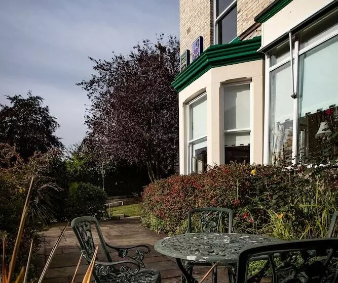 ホテル Raincliffe