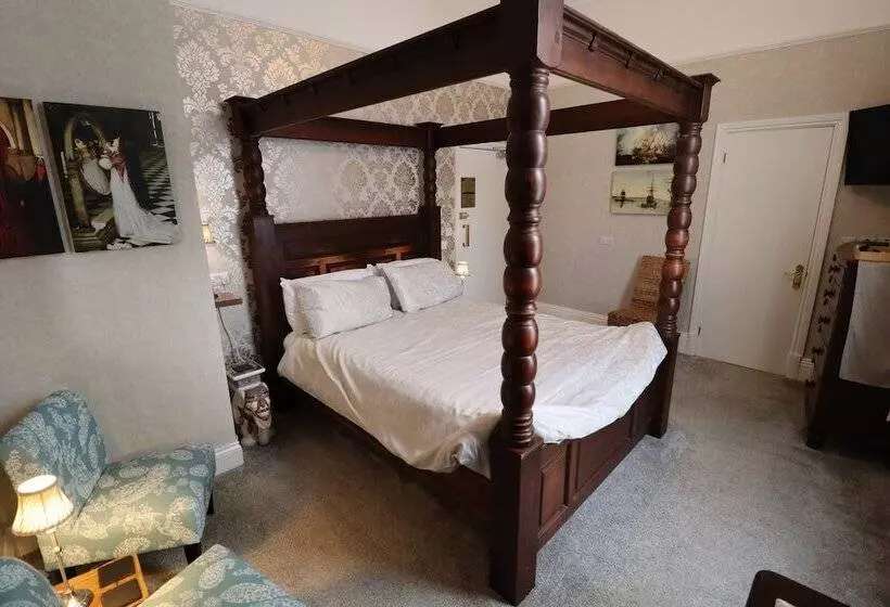 ホテル Raincliffe