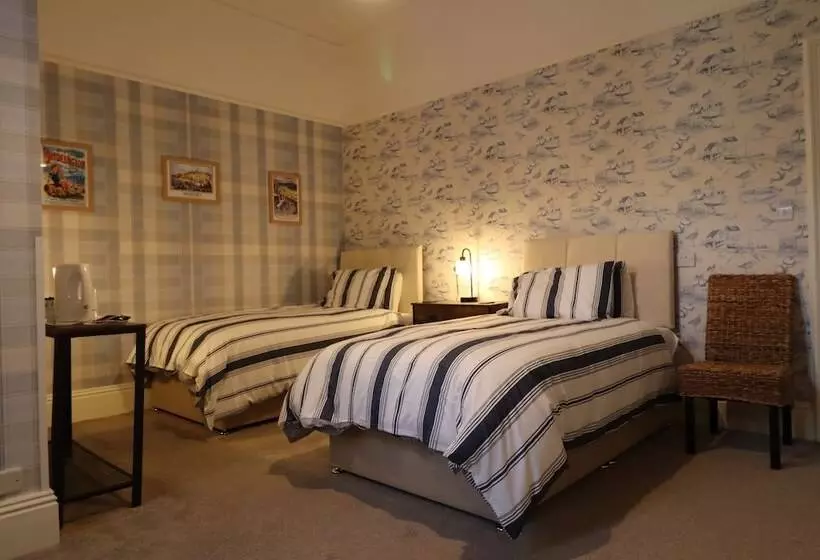 ホテル Raincliffe