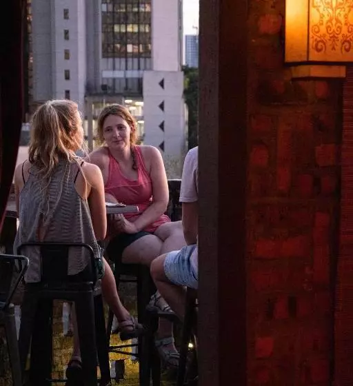 هتل Travel Hub Guesthouse