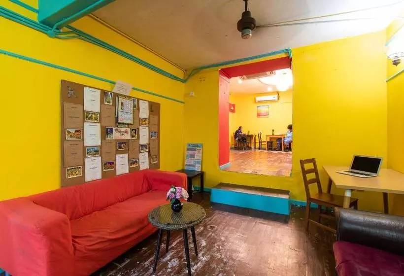 هتل Travel Hub Guesthouse