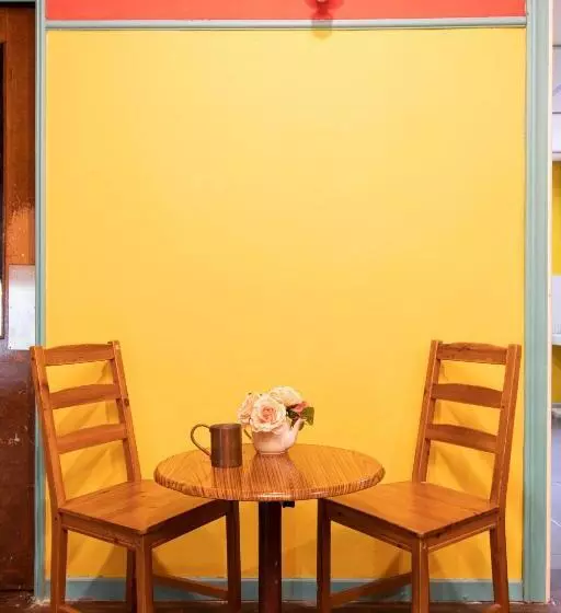 هتل Travel Hub Guesthouse