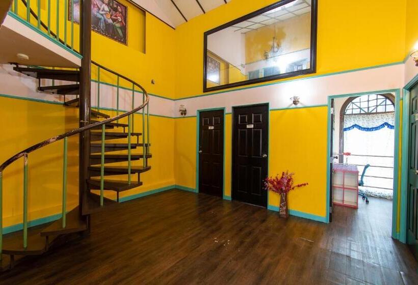 هتل Travel Hub Guesthouse