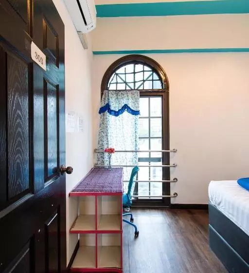 هتل Travel Hub Guesthouse