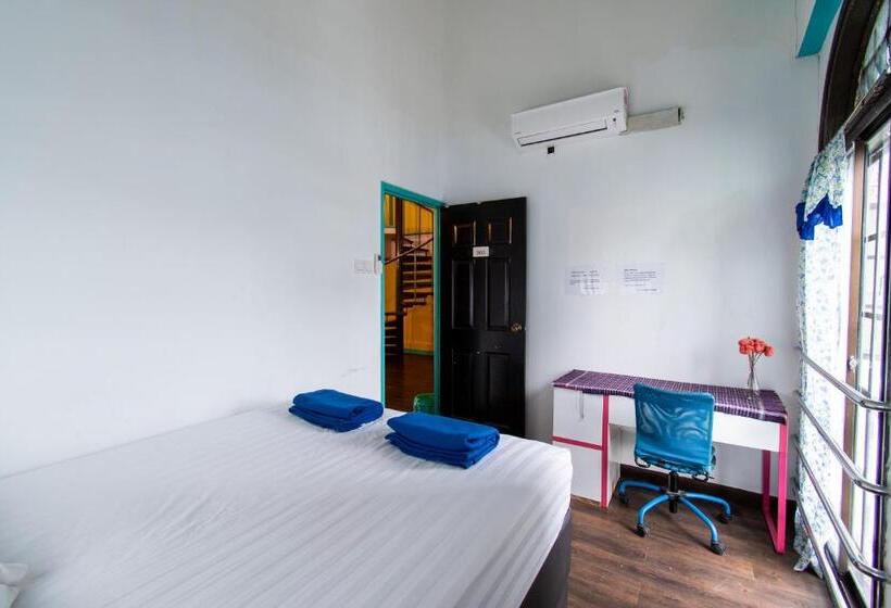 هتل Travel Hub Guesthouse