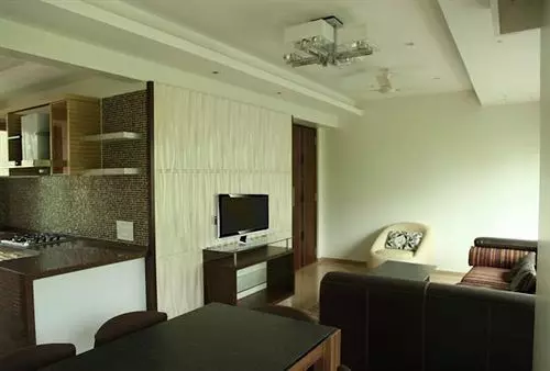 Laurent & Benon Suites Santacruz East