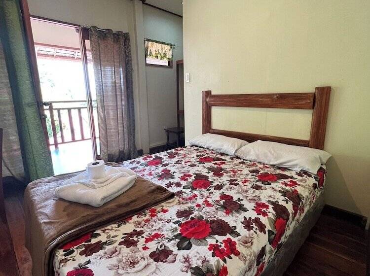 膳宿费 Novie S Tourist Inn