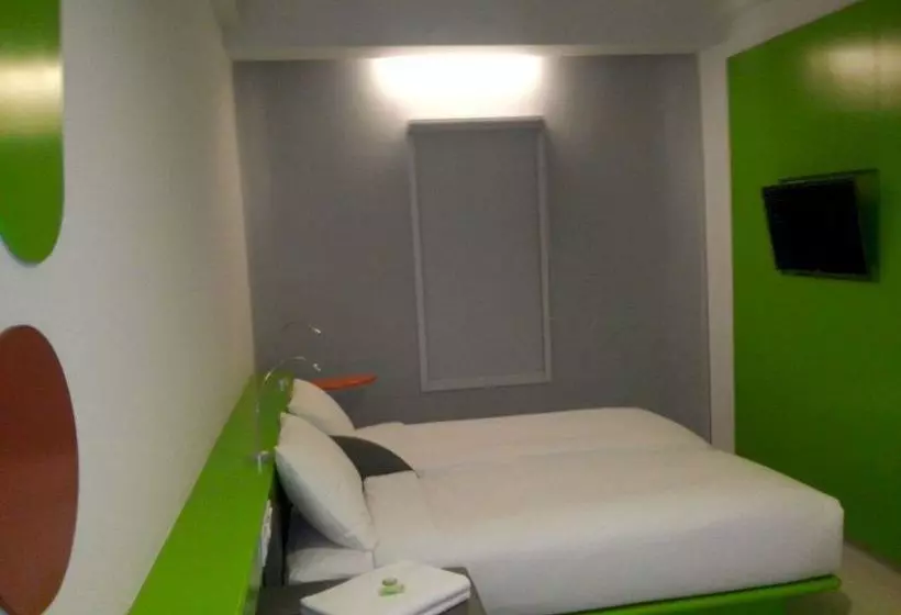 酒店 Urban Styles Hitz Kuta