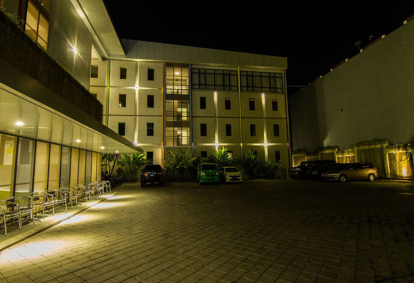 فندق Urban Styles Hitz Kuta