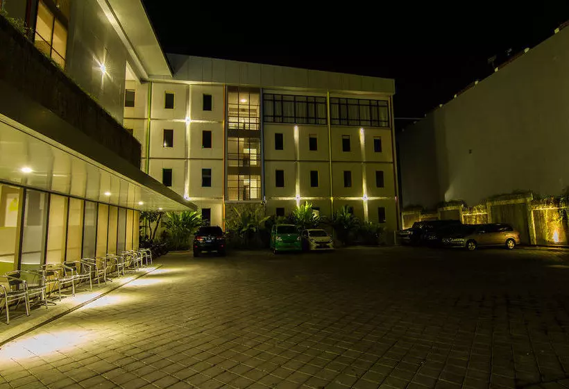 酒店 Urban Styles Hitz Kuta