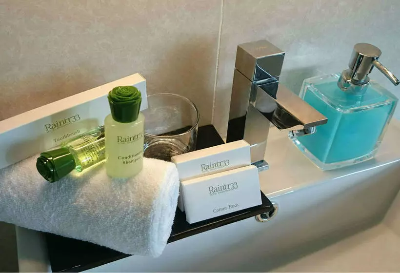 Raintr33 Hotel Singapore