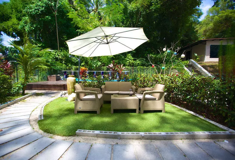 Raintr33 Hotel Singapore