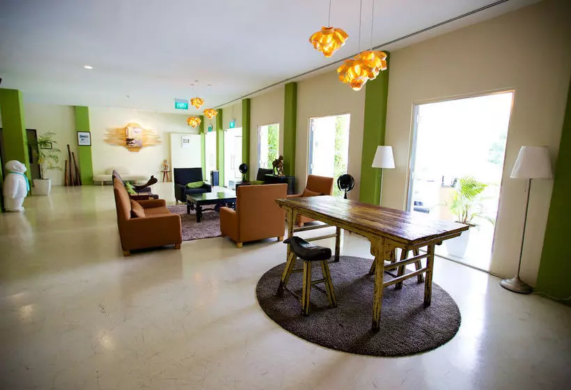 Raintr33 Hotel Singapore