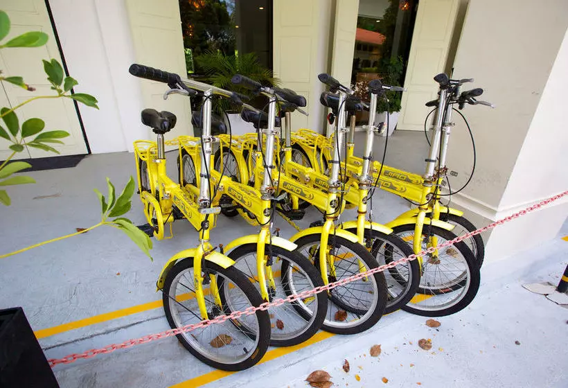 Raintr33 Hotel Singapore