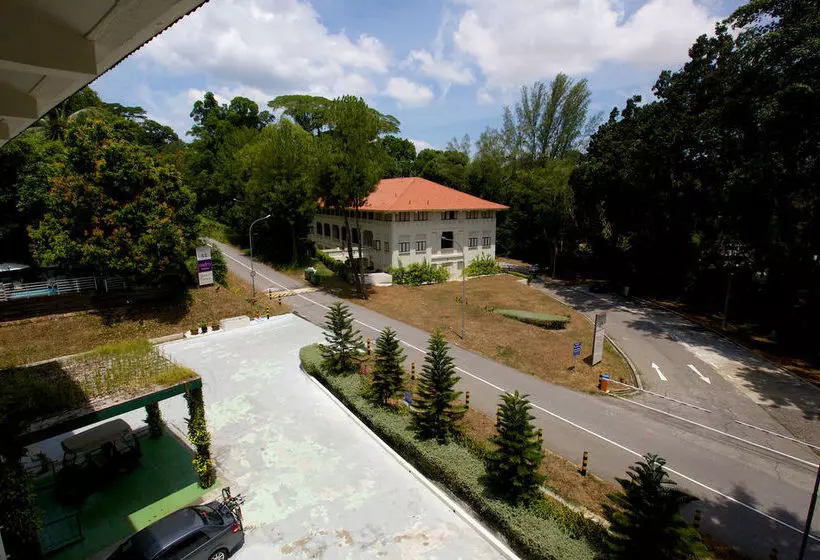 Raintr33 Hotel Singapore