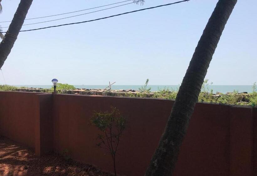 بنسيون Kizhunna Rock Beach House