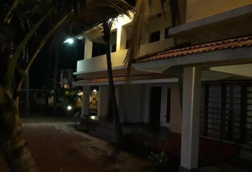 بنسيون Kizhunna Rock Beach House