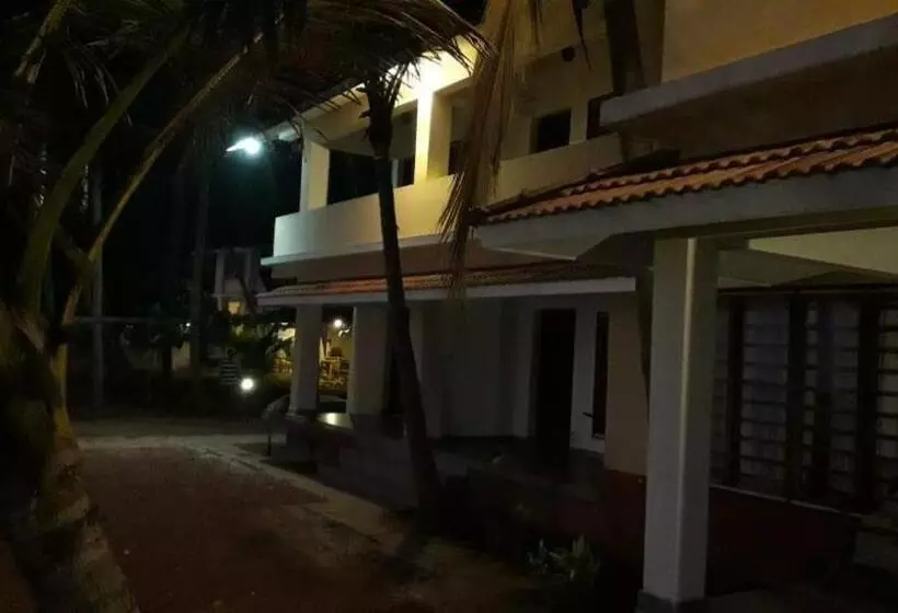 Majatalo Kizhunna Rock Beach House