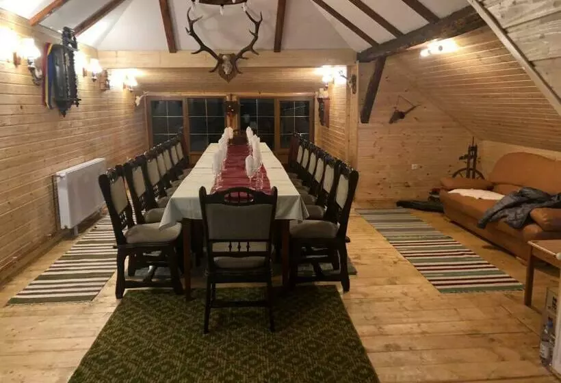 Retkeilymaja Pensiunea El Greco