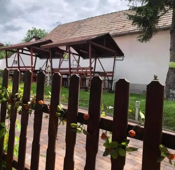 Retkeilymaja Pensiunea El Greco