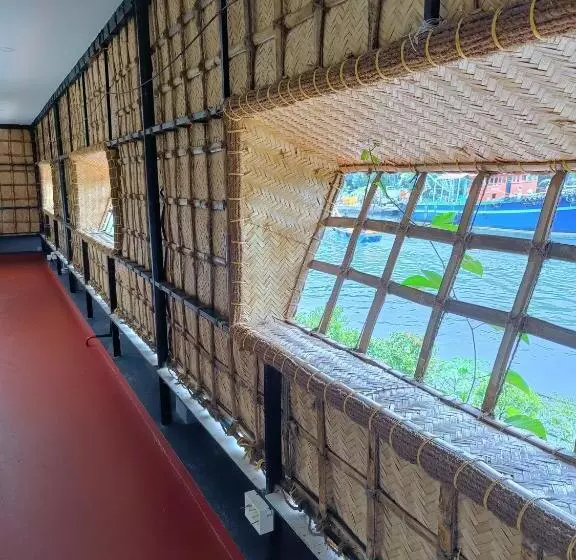 Aamiaismajoitus (B&B) Canalview Private Cottage Azhikkal Ayiram Thengu