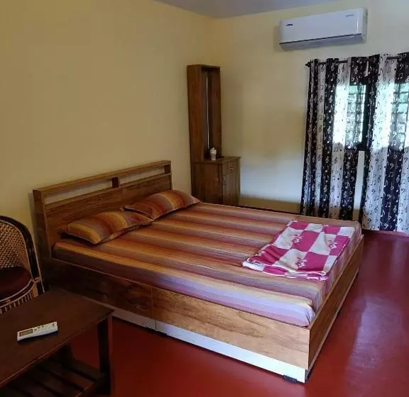 Aamiaismajoitus (B&B) Canalview Private Cottage Azhikkal Ayiram Thengu