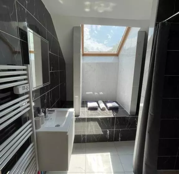 ベッドアンドブレックファースト Le Lodge Du Pichat