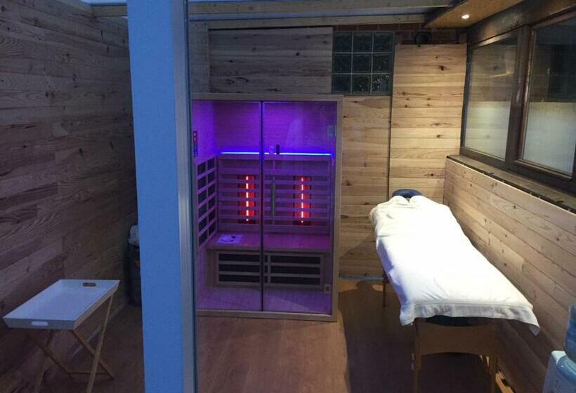 ベッドアンドブレックファースト The Little Paradise Naturist Only!