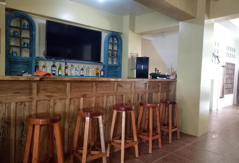 فندق Smallfry S Beach Resort