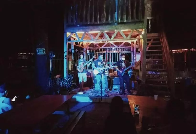 Hotelli Smallfry S Beach Resort