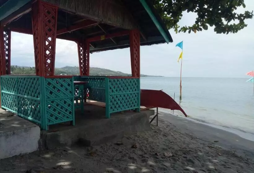 Hotelli Smallfry S Beach Resort