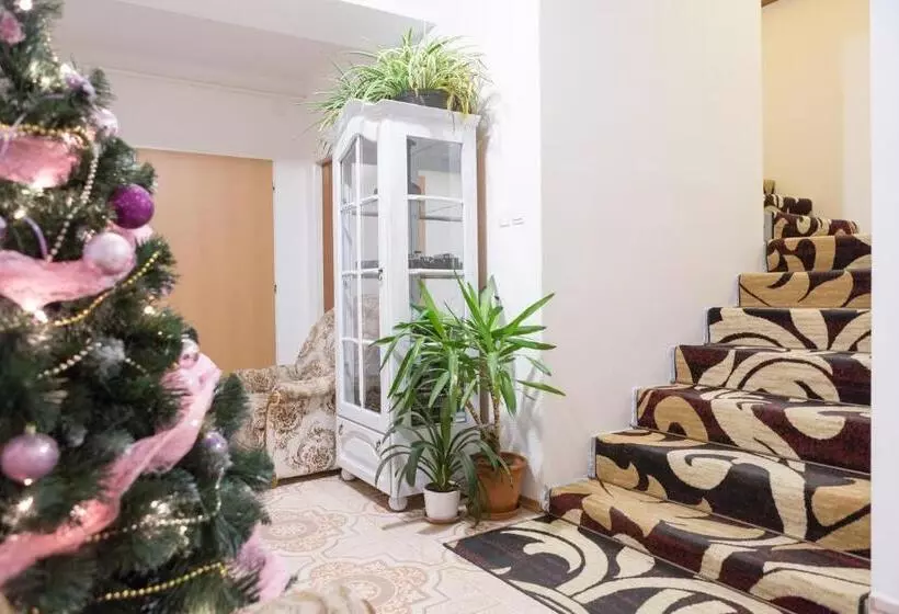 Majatalo Ubytovanie Adina Poltár