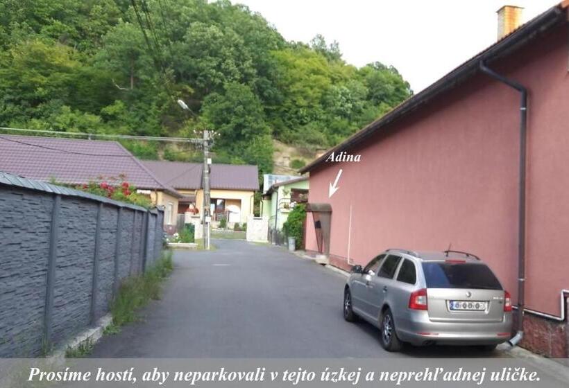 펜션 Ubytovanie Adina Poltár