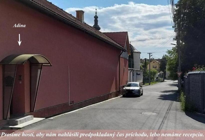 펜션 Ubytovanie Adina Poltár