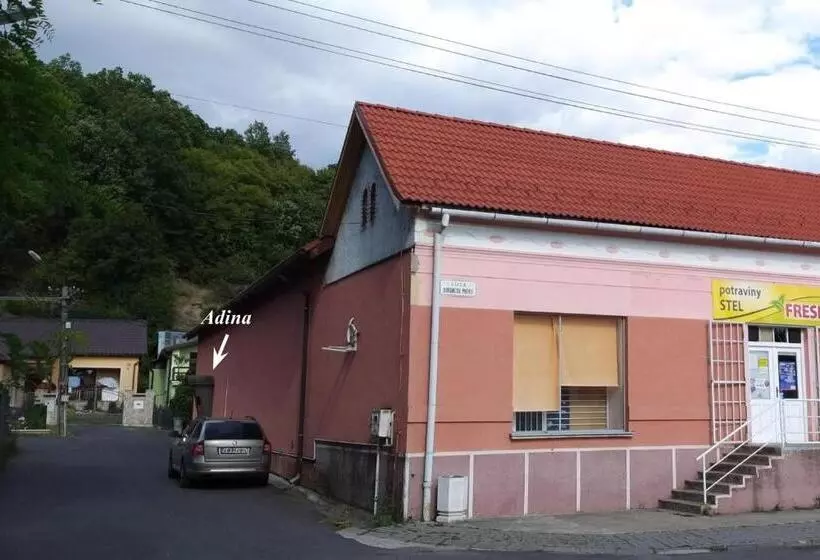 Majatalo Ubytovanie Adina Poltár