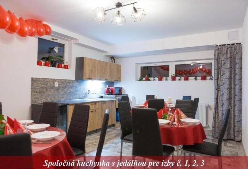 펜션 Ubytovanie Adina Poltár