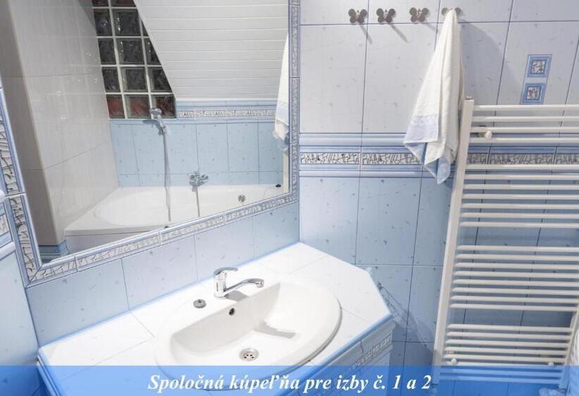 펜션 Ubytovanie Adina Poltár