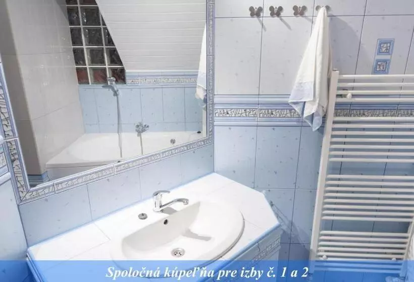 Majatalo Ubytovanie Adina Poltár